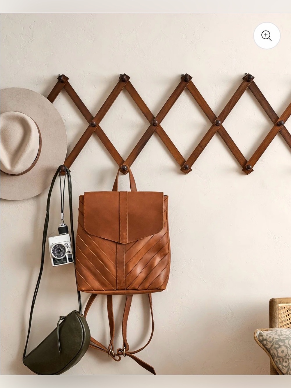 Accordion shaped wooden wall hook